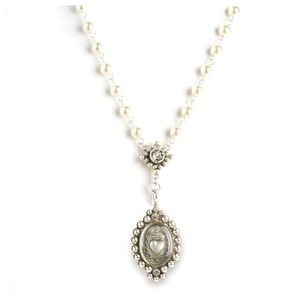 Evita Oval Sacred Heart Medallion - 6mm Pearl Cream – Silver